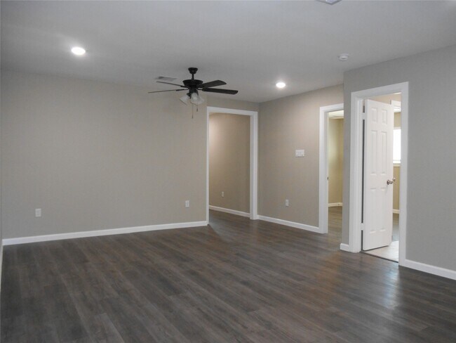 Building Photo - 1547 Greenfield Rd