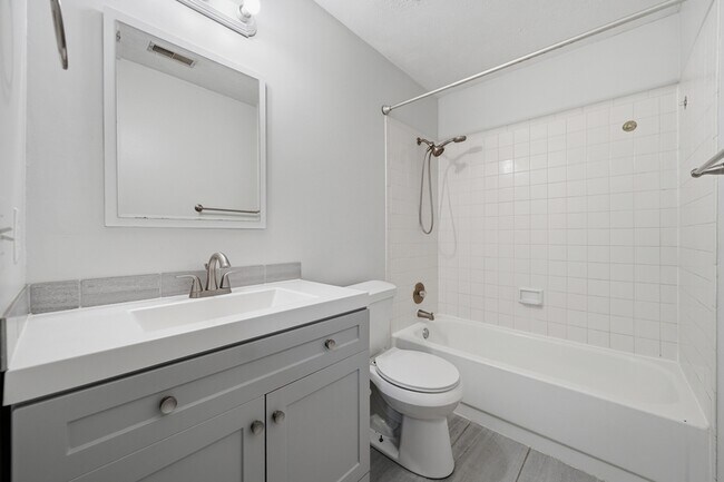 Building Photo - 5509 S 31st St