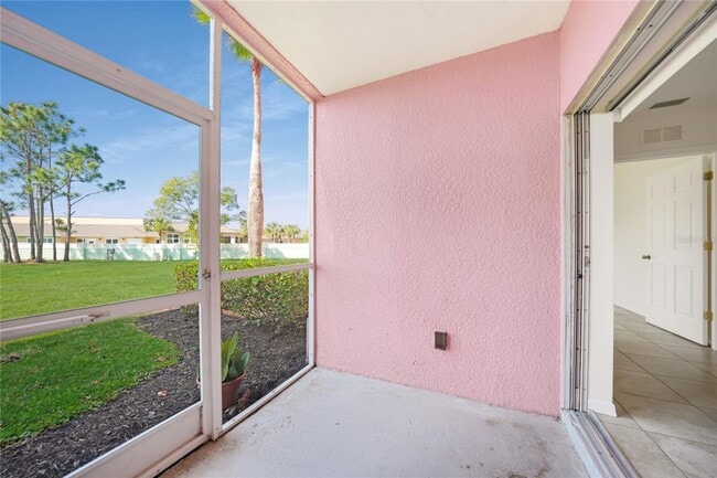 Building Photo - 2061 Willow Hammock Cir