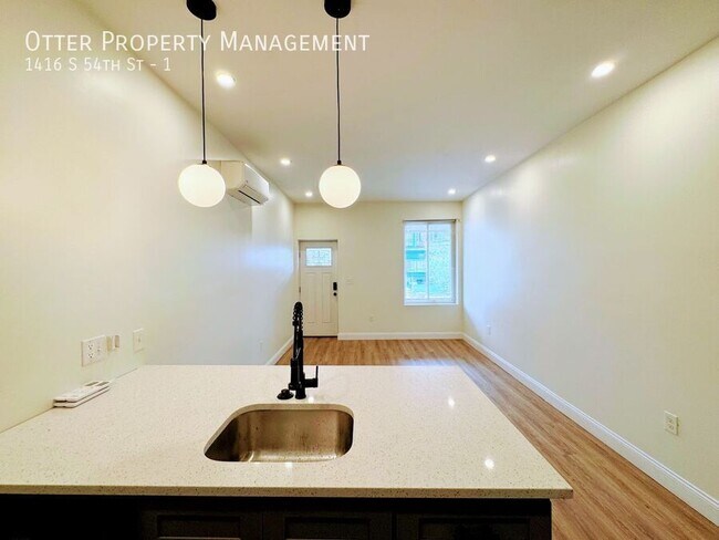 Building Photo - 1416 S 54th St