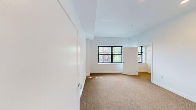 Floorplan - Ten Front