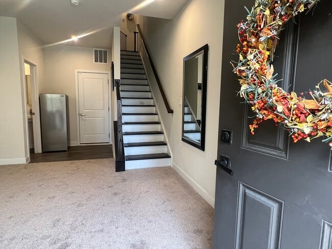 Building Photo - 214 S Newkirk St