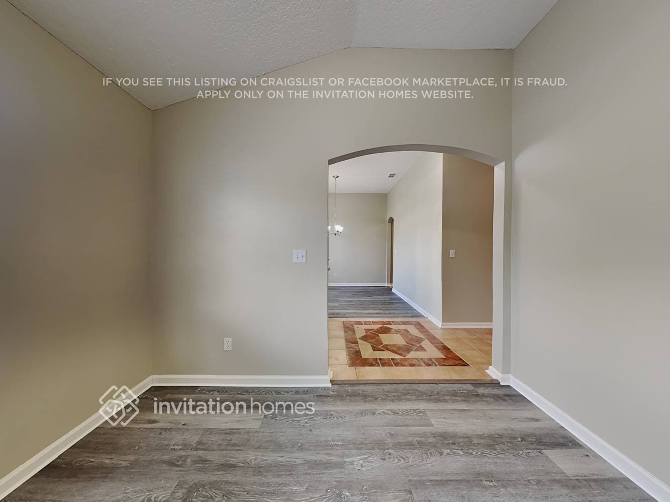 Building Photo - 1672 Northglen Cir