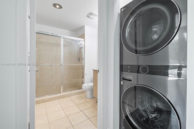 Building Photo - 350 NE 24th St