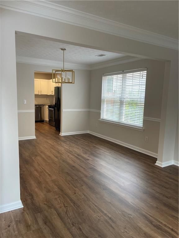 Building Photo - 160 Village Trce