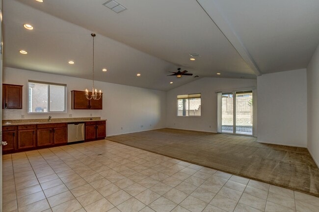 Building Photo - 3 bedroom 2 bathroom home in Saddlewood