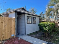 Building Photo - 817 Premier Dr