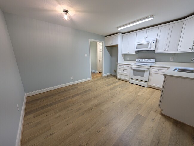 Building Photo - 1274 Tredwell Dr