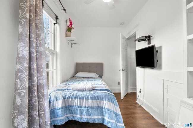 Building Photo - 38 Wooster Hts Rd