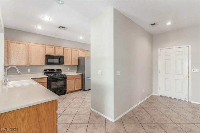 Building Photo - 2871 Goldcreek St