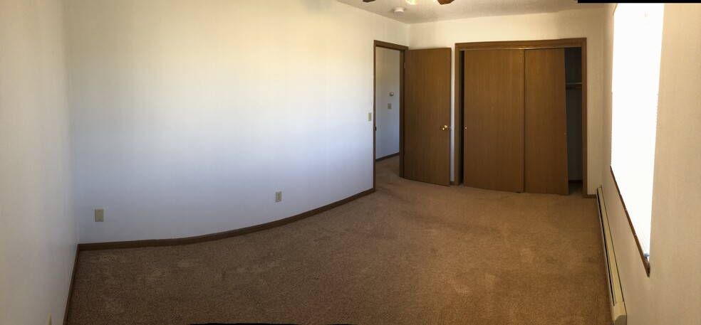 Master bedroom - 1500 Northgate Dr