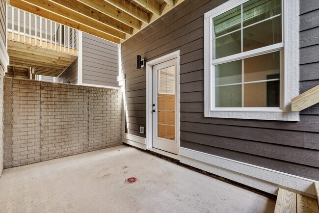 Building Photo - 1206 SW Franklin Dr