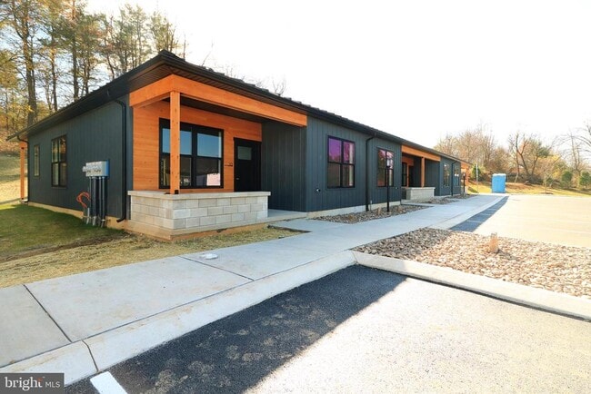 Building Photo - 105 Elly Dr