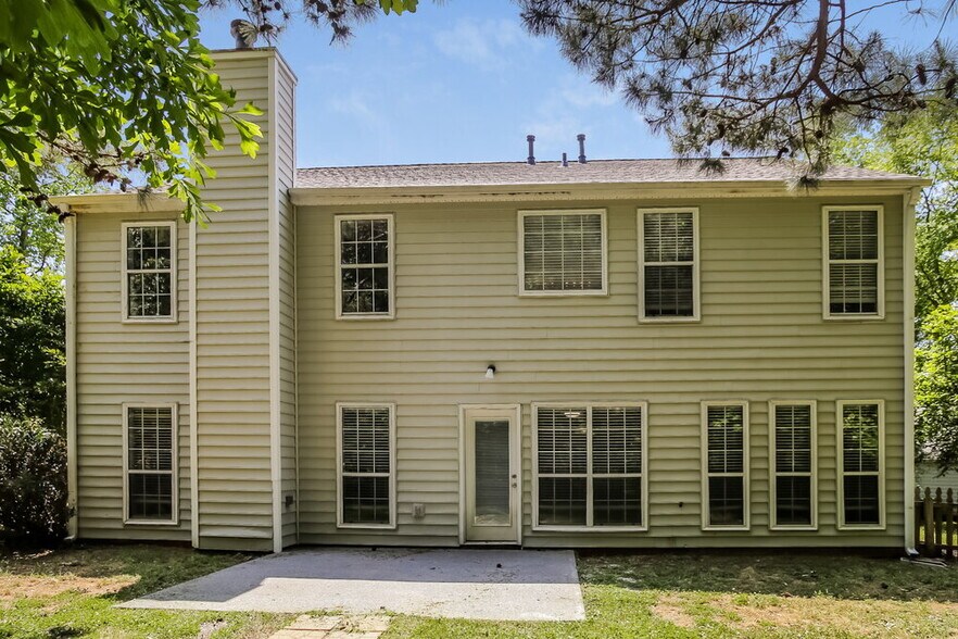 Building Photo - 104 Fallow Ln