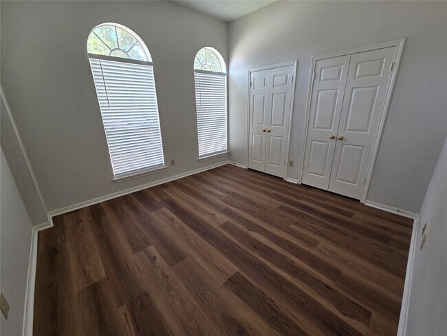 Building Photo - 17403 Canyon Knoll Dr