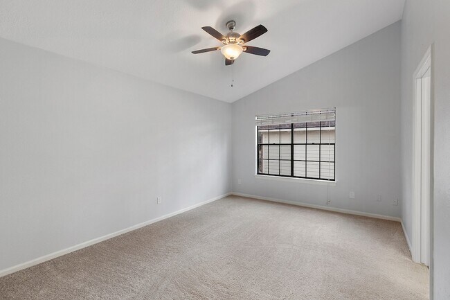 Building Photo - 3223 Golden Willow Dr