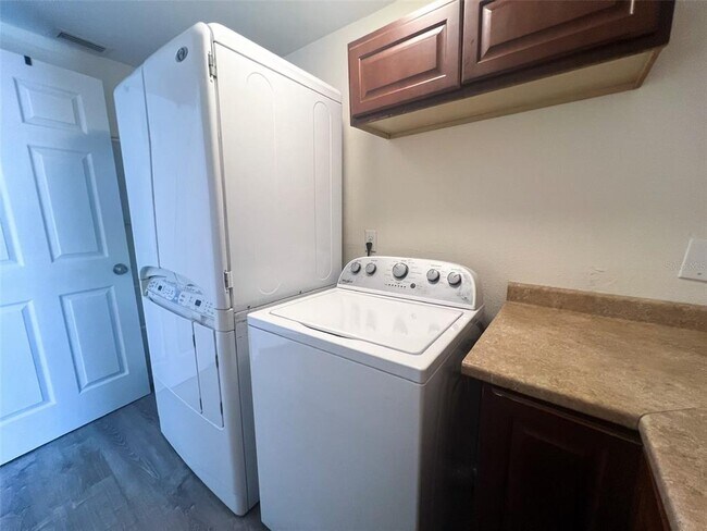 Building Photo - 3402 W Van Buren Dr