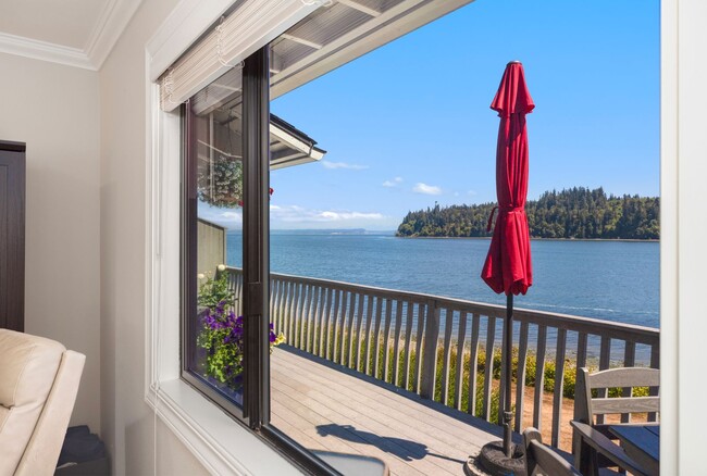 Building Photo - Short Term Lease | 2 Bed, 2 Bath Resort Style Waterview Condo For Rent!