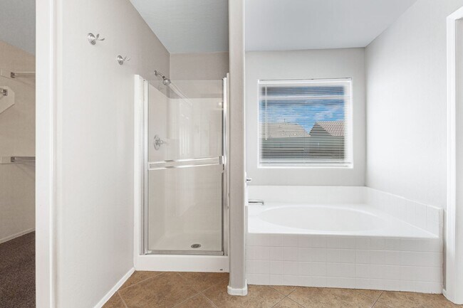Building Photo - 2725 W Jasper Butte Dr