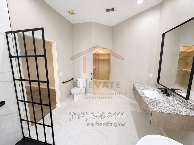 Building Photo - 2117 Pinwood Cir