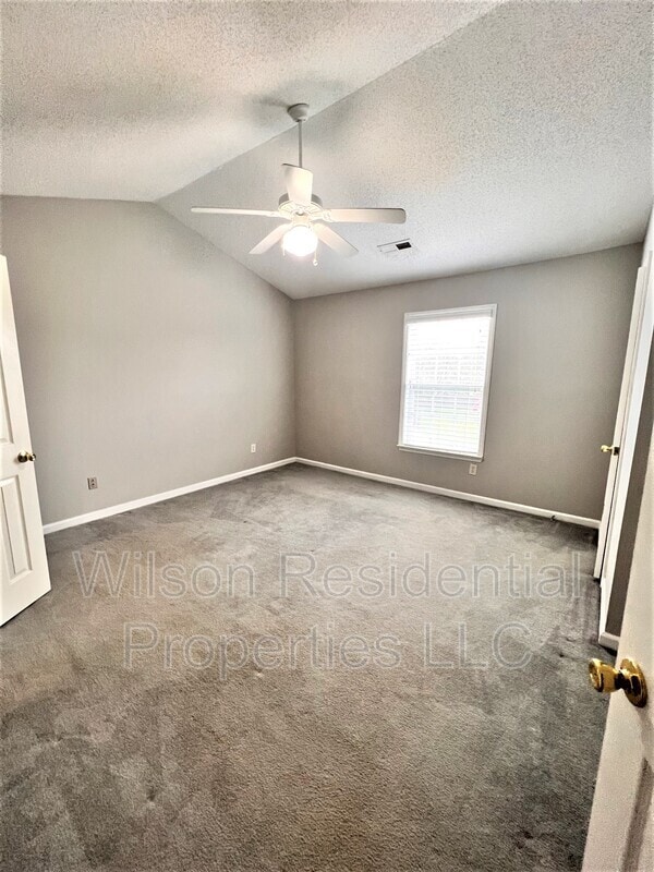 Building Photo - 206 Chestnut Chase Trail