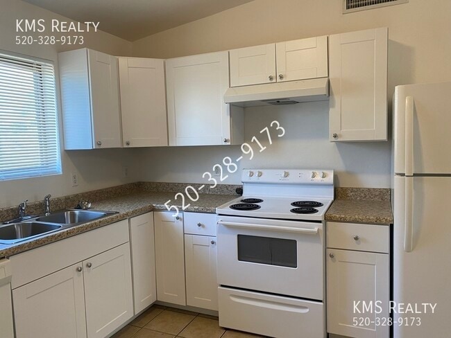 Building Photo - 5126 E Bellevue St