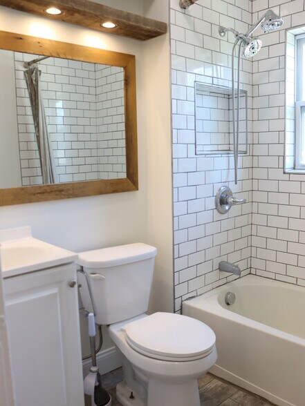Building Photo - 20 Olcott Ave