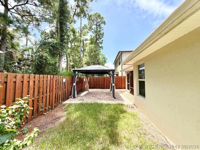 Building Photo - 9553 Sea Spray Dr
