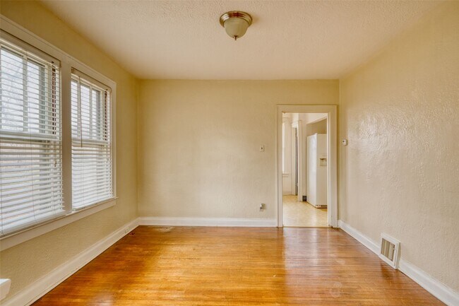 Building Photo - 217 Emerling Dr