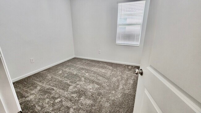 Building Photo - 1430 Brentwood Dr