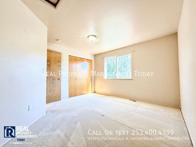 Building Photo - 3305 48th St NE