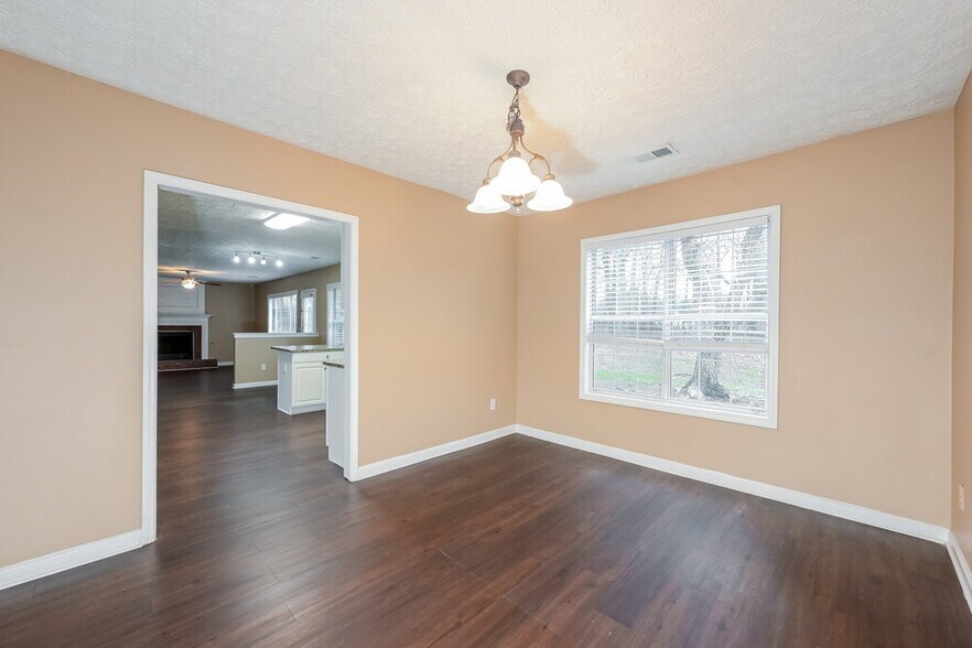 Building Photo - 2835 Evergreen Eve Crossing