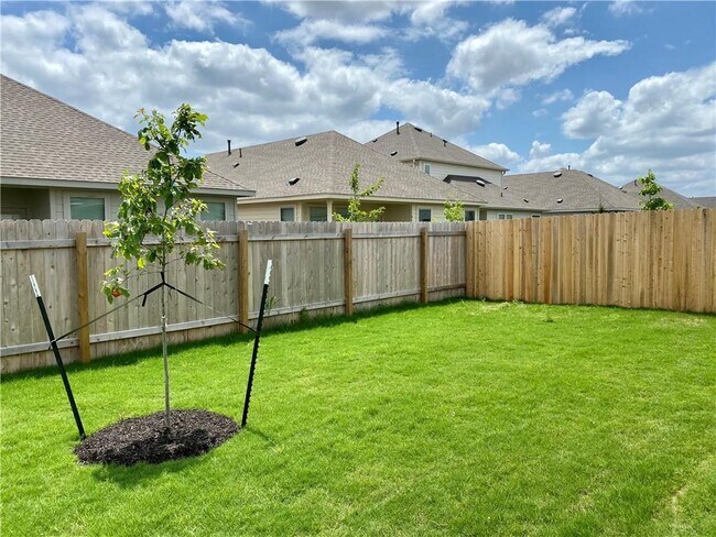Building Photo - 809 Falkland Trace