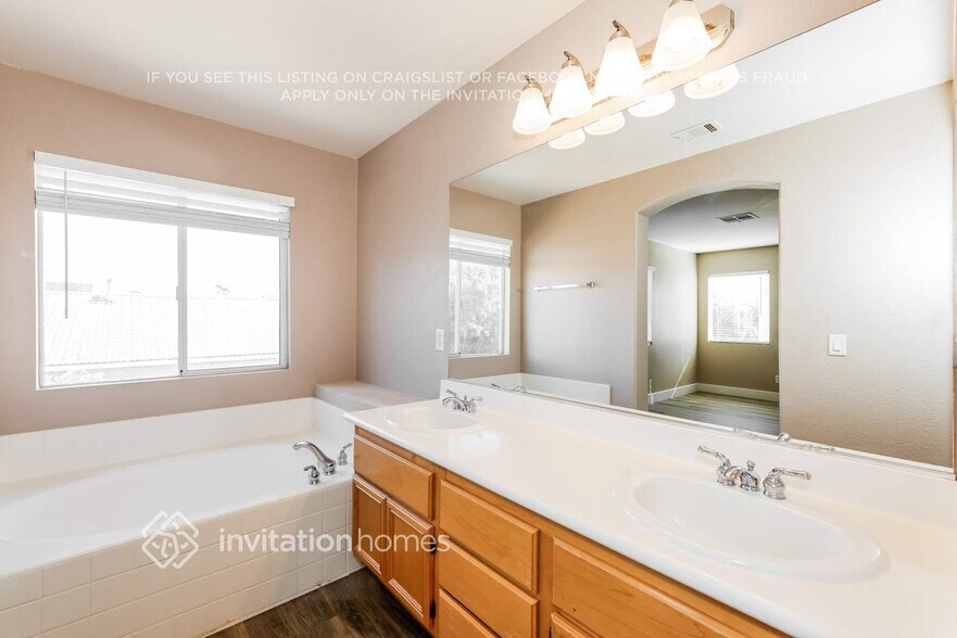 Building Photo - 207 Malcolm St