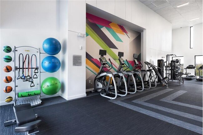 Building Photo - 1102 S Lamar Blvd