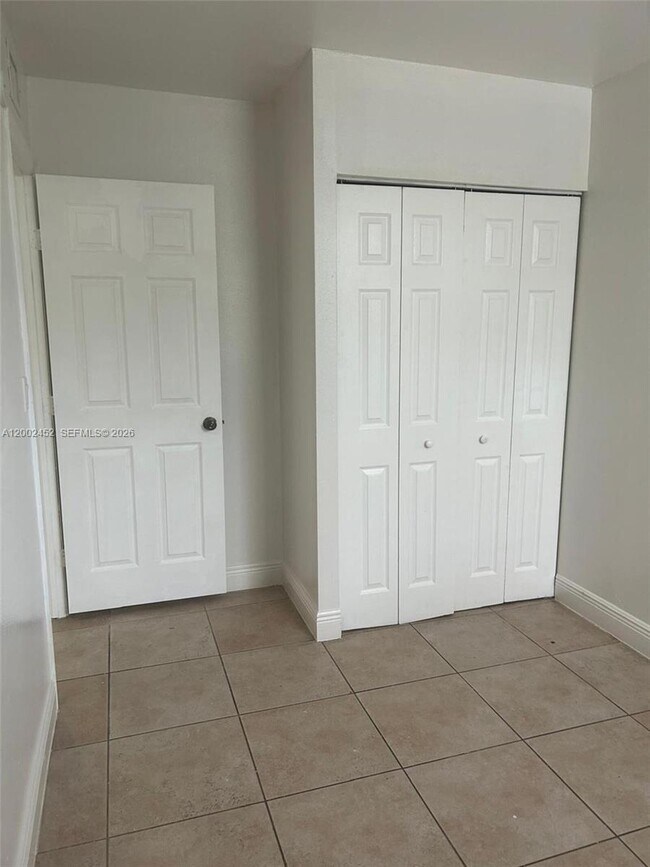 Building Photo - 6100 SW 68th St