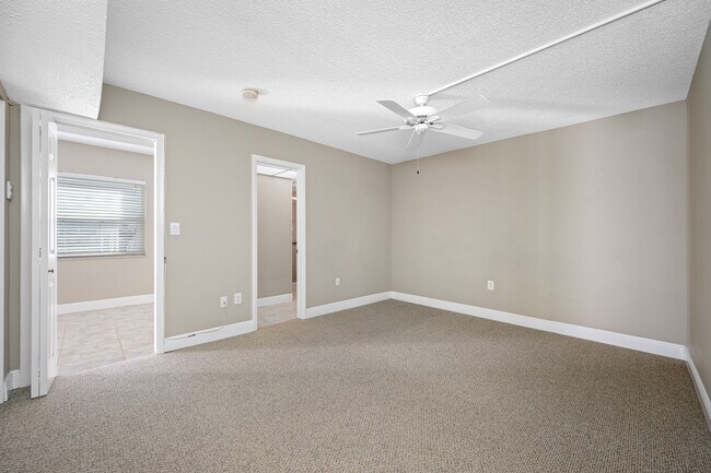 Building Photo - 10033 64th Ave N