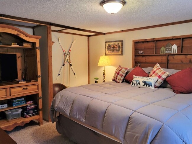 Building Photo - 308-310 Brady Canyon Rd