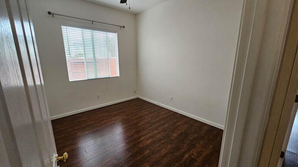 Building Photo - 9641 Darley Way