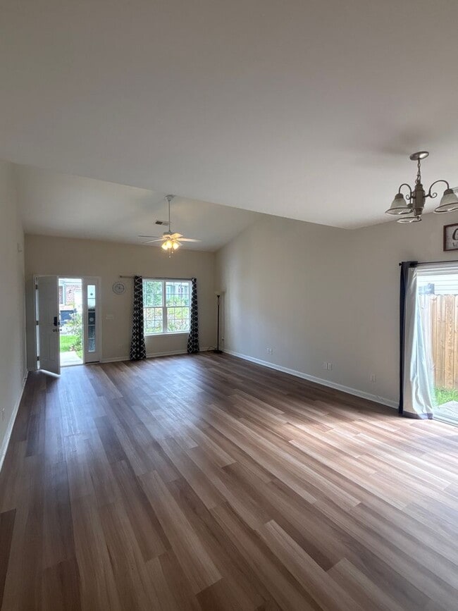 Building Photo - 657 Cornerstone Cir