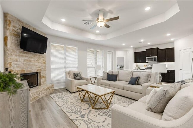 Building Photo - Gorgeous 2-Story on Quiet Cul de Sac