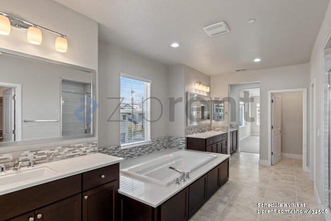 Building Photo - 1234 Wilshire Ave