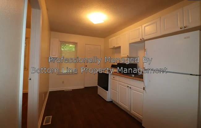 Building Photo - Venture Rental Homes