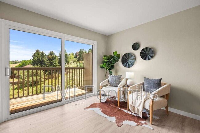 Building Photo - 206 S Holman Way