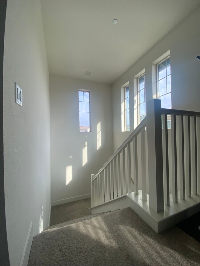 Building Photo - 3175 Salina Rd