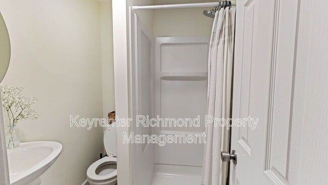 Building Photo - 2003 Cedar St