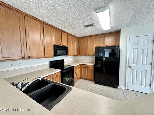 Building Photo - 1500 Calming Water Dr