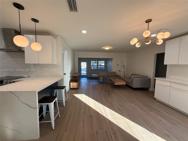 Building Photo - 1701 SW 13th Ct