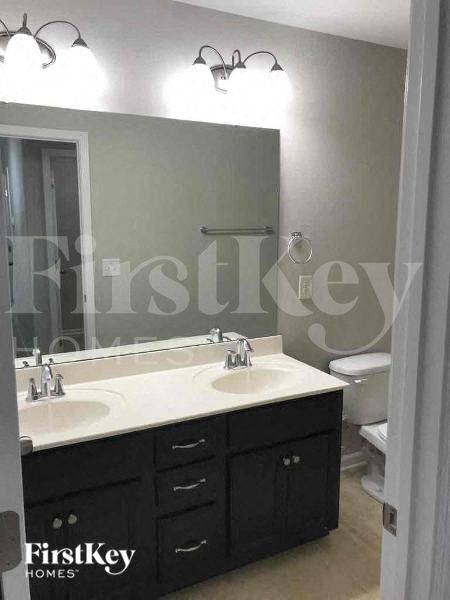 Building Photo - 10729 Sapphire Trail