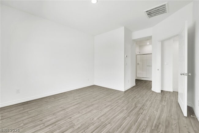 Building Photo - 600 N Carriage Hill Dr